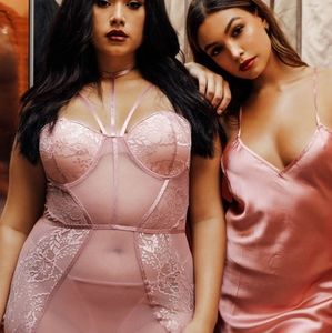 Plus Size Lingerie 2pc Floral Lace Mesh Set